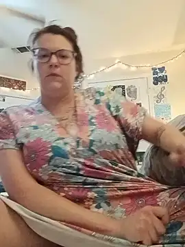 Sluttynoel online show from June 29, 2026, 8:41 pm