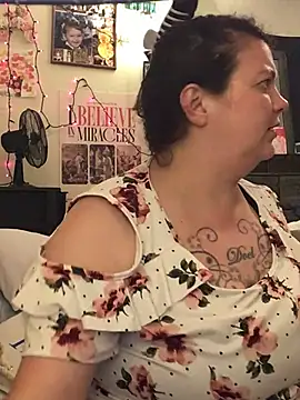 Sluttynoel online show from June 24, 2026, 8:17 pm