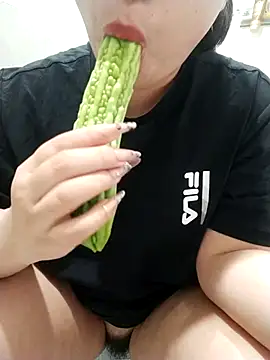 Lylyoh online show from March 27, 2026, 12:19 am