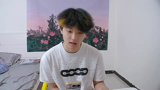 icecream-002 online show from April 14, 2026, 1:16 pm