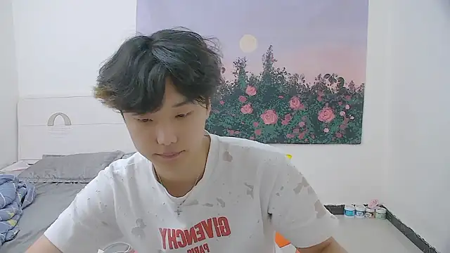 icecream-002 online show from May 21, 2026, 12:13 pm