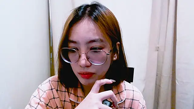 parker pixie online show from April 1, 2026, 10:27 am