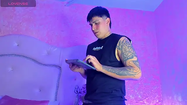 ThomasThundr online show from March 31, 2026, 4:58 am