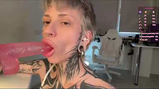 KizzieSherbert online show from April 29, 2026, 4:33 pm