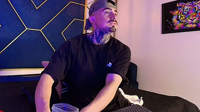 Dallas Whitee online show from March 24, 2026, 7:58 pm