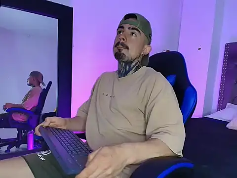 Dallas Whitee online show from April 2, 2026, 6:03 pm