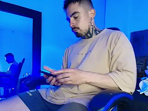 Dallas Whitee online show from April 4, 2026, 7:42 pm