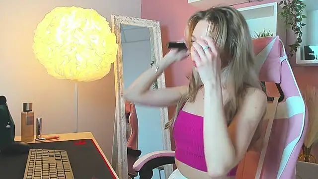 LuluAlis online show from March 10, 2026, 1:59 pm