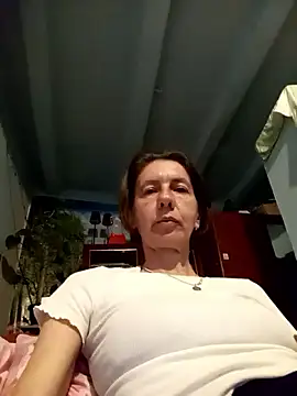 Tania9876 online show from May 14, 2026, 8:06 pm