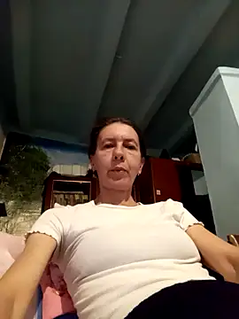 Tania9876 online show from April 15, 2026, 6:23 pm