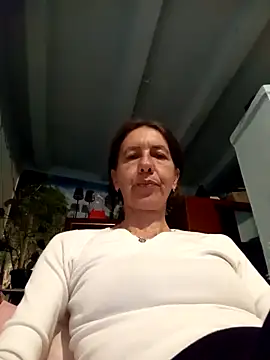 Tania9876 online show from May 22, 2026, 6:50 pm