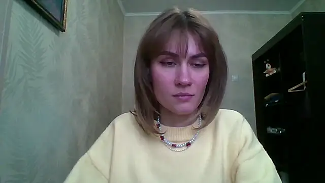 ElenoreHolguin online show from April 23, 2026, 12:29 pm