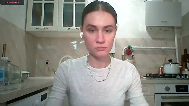 ElenoreHolguin online show from May 2, 2026, 5:07 pm