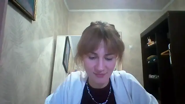 ElenoreHolguin online show from April 30, 2026, 5:42 pm