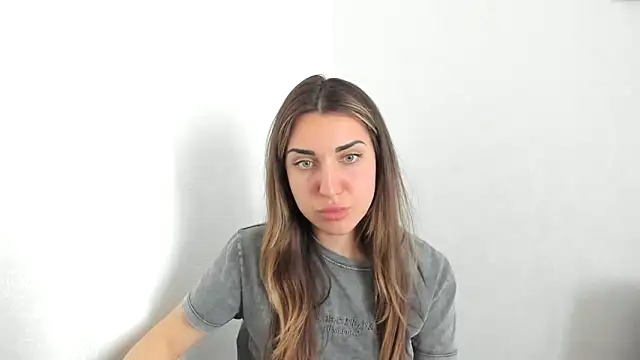 summmmersky1 online show from March 15, 2026, 1:51 pm