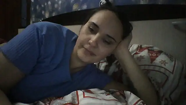 Alisa07qw online show from April 6, 2026, 2:51 pm