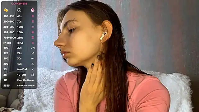 AlisaBloom online show from April 6, 2026, 10:05 am