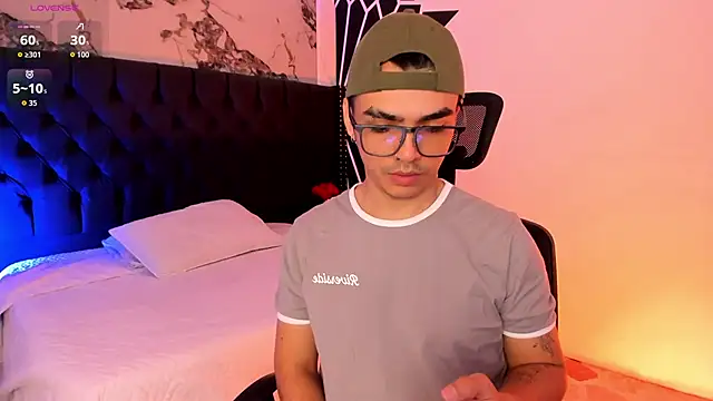 NicoKinggs  online show from April 30, 2026, 12:45 pm