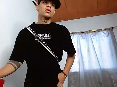 ethanchamo online show from March 22, 2026, 8:21 pm