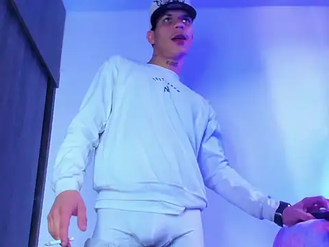 ethanchamo online show from April 9, 2026, 6:36 pm