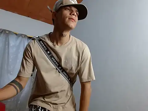 ethanchamo online show from March 27, 2026, 9:49 pm