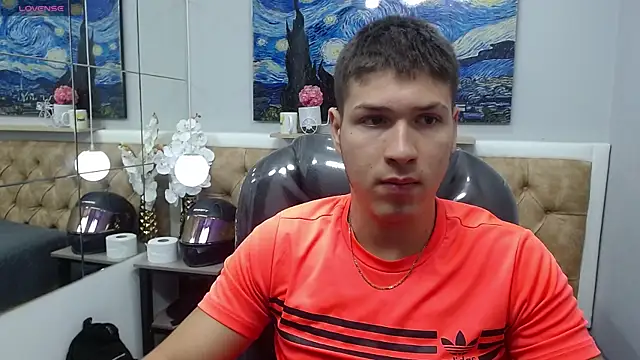 AlessandroFranco online show from April 7, 2026, 1:35 pm