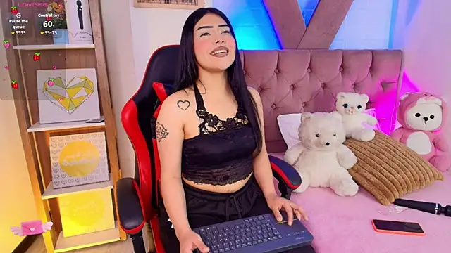 emelyporch online show from April 10, 2026, 4:41 am