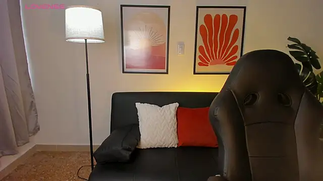 nova silk online show from April 17, 2026, 7:17 pm