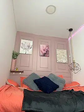 zoe  baker online show from April 12, 2026, 2:20 pm