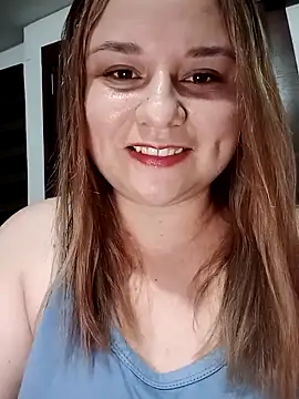 jennyyhottt online show from April 15, 2026, 6:52 am