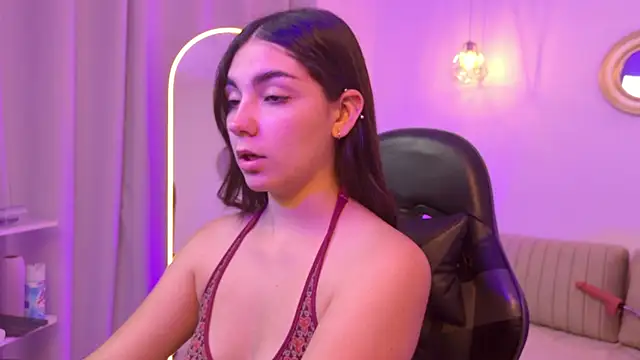 Gia Capri online show from April 10, 2026, 3:02 am