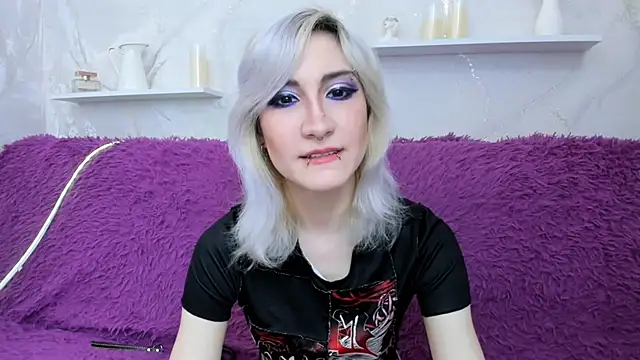 DianaBardot online show from May 4, 2026, 3:10 am