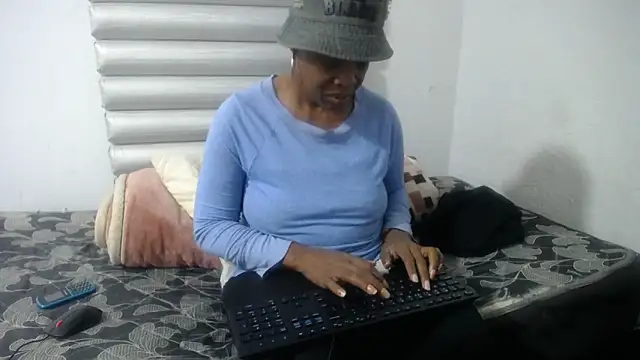 Snapshot of JoycyQueen chatting on May 11, 2026, 4:48 pm JoycyQueen online show from May 11, 2026, 4:48 pm