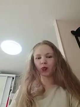 -BeverlyHills- online show from March 24, 2026, 1:44 pm