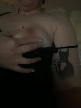 HubbaBaby online show from April 15, 2026, 8:42 pm