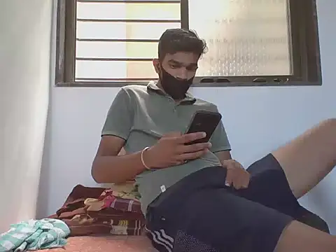 Roy3 2 online show from April 15, 2026, 7:58 am