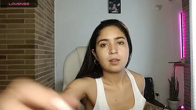 sweet-little online show from March 12, 2026, 8:13 pm