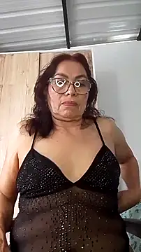 HOT LATINA20 online show from May 27, 2026, 6:15 pm
