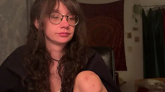 nyxo  online show from April 27, 2026, 7:56 pm