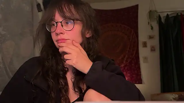 nyxo  online show from April 28, 2026, 7:51 pm