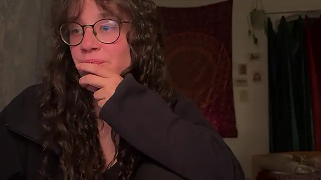 nyxo  online show from April 23, 2026, 9:05 pm