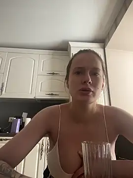 AuraaNova online show from April 16, 2026, 5:52 am