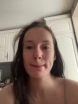 AuraaNova online show from April 11, 2026, 2:52 am