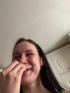 AuraaNova online show from April 4, 2026, 3:13 am