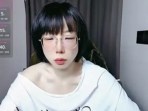 lin lin 520 520 online show from April 7, 2026, 7:10 am