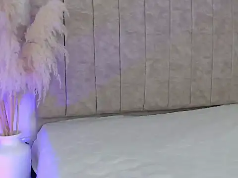 Lucyhunter online show from April 12, 2026, 11:02 am