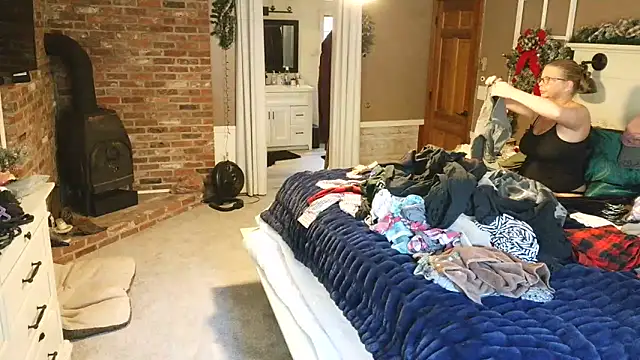 Stickywethoney online show from April 9, 2026, 4:57 pm