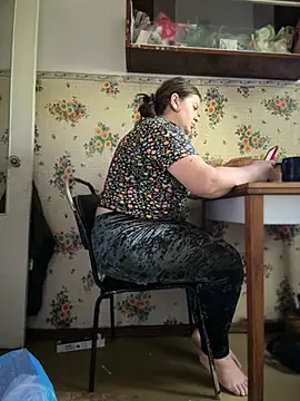 Nenssy555 online show from May 9, 2026, 11:57 am