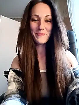 LunaCrystall online show from April 11, 2026, 3:59 pm