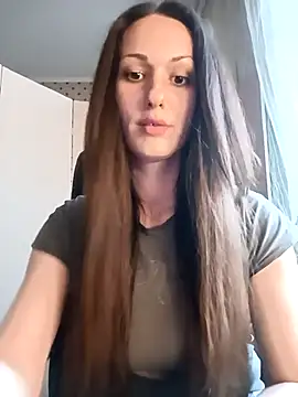 LunaCrystall online show from April 12, 2026, 4:10 pm